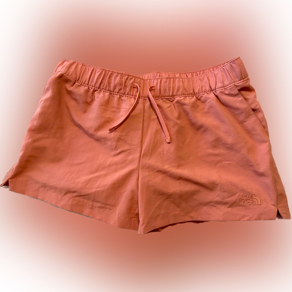 The North Face Women’s shorts with 3 mesh pockets size L